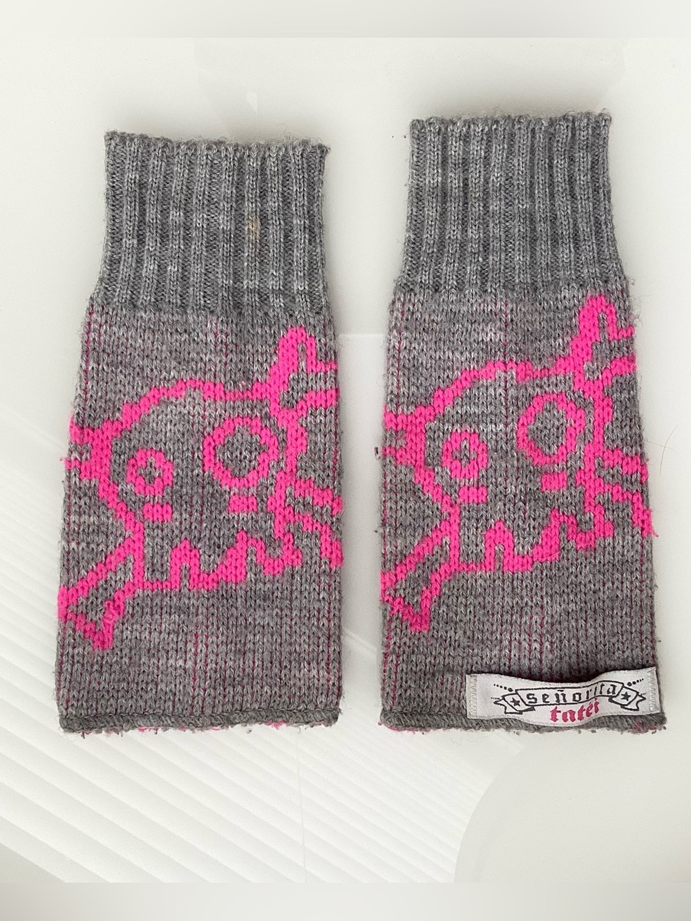 Sewn Skull Knit Fingerless Kids Mittens in Gray & Hot Pink